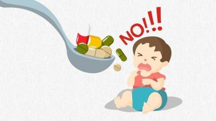 【家庭教育】孩子身边的伤身凶手 除了它们还有你