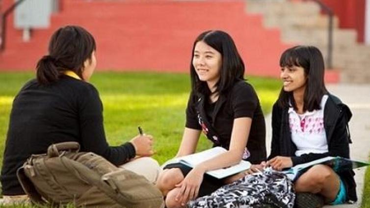 【家庭教育】中国家长吐槽：一年30万送孩子到美国打游戏？