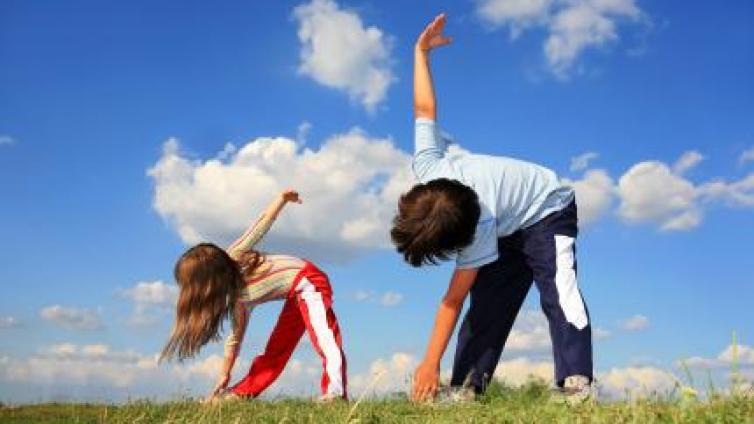 【最智慧家庭教育】父母要保证孩子每天运动一小时