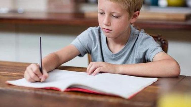 【最智慧家庭教育】让孩子保持学习注意力有高招 