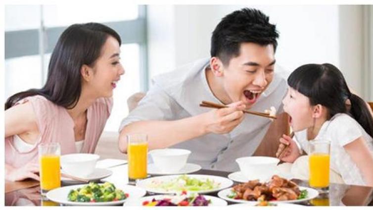 【最智慧家庭教育】能与父母快乐用餐的孩子更健康