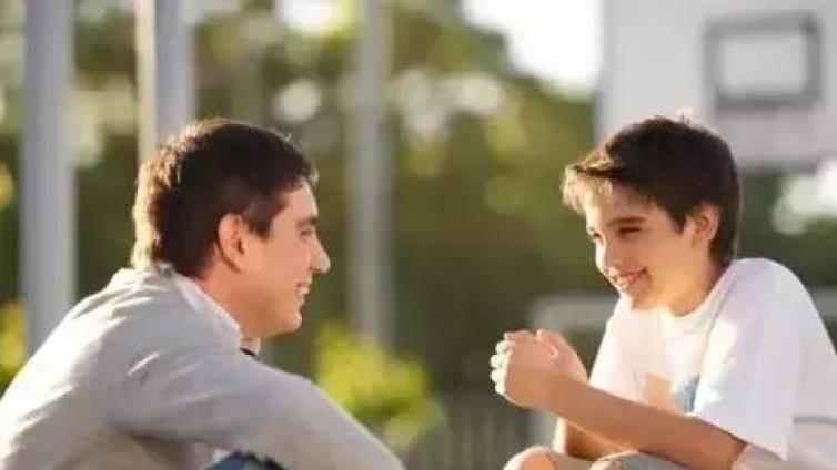 【最智慧家庭教育】与青春期孩子沟通的前提是尊重