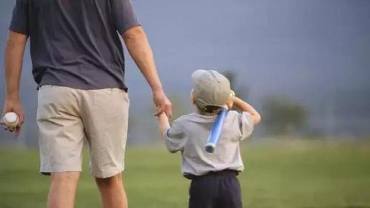 【最智慧家庭教育】父亲最适合带孩子运动或出行