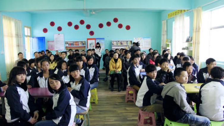 【最智慧家庭教育】​农村学校推进素质教育，不能全让家长买单