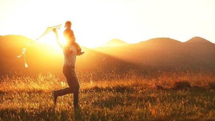 【最智慧家庭教育】2020年6月8日《云南经济日报》发文：为人父母也需“持证上岗”