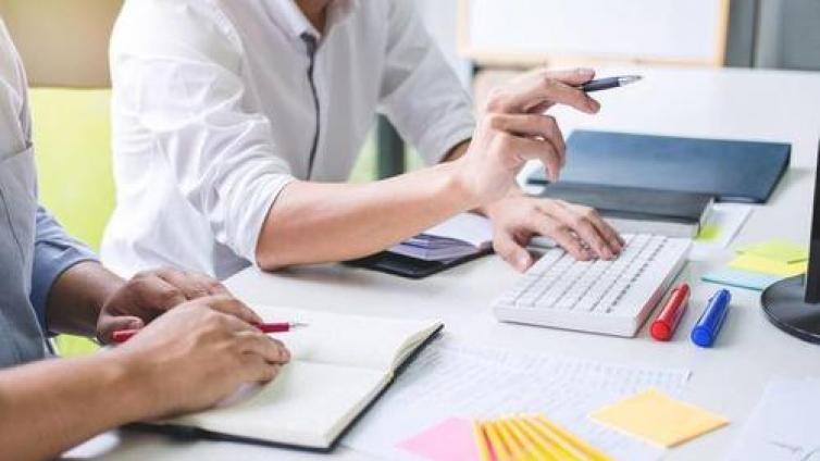 【最智慧家庭教育】学校和教师如何应对高学历家长的“指导”