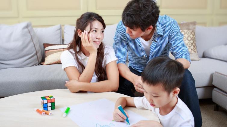 【最智慧家庭教育】家教的江湖：有的被拉着打游戏，有的忙着缓解家庭矛盾 