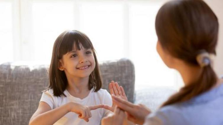 【最智慧家庭教育】想让孩子“情商高”，先做个懂他的父母，这几个方法很有效 