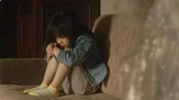 【最智慧家庭教育】撤销家暴妈妈监护权只是第一步 