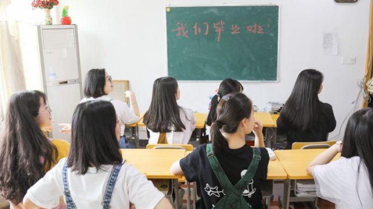 【最智慧家庭教育】女儿考倒数第二，妈妈一句话获赞千万：好孩子不是考第一名