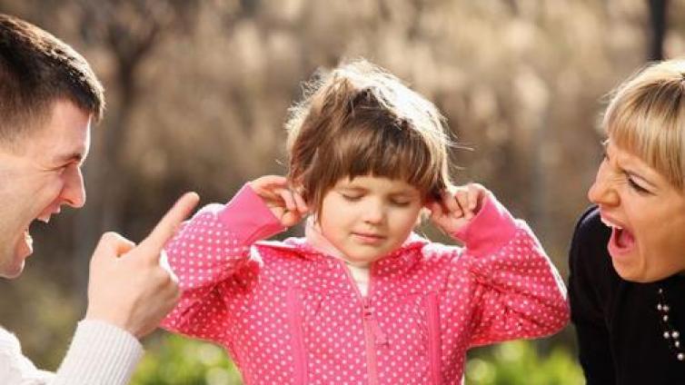 【最智慧家庭教育】孩子宁愿受委屈也要和别的小朋友玩，父母该怎么做？ 