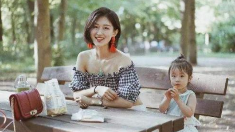 【最智慧家庭教育】“你也该上班了吧？”宝爸催全职妈妈回归职场，被妻子吐槽不现实 