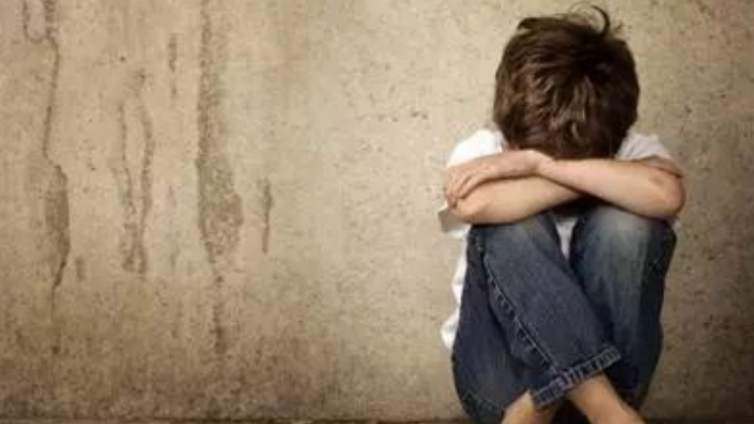 【最智慧家庭教育】“懂礼貌”不等于“懦弱”，父母要让娃明白两者差异，避免挨欺负 