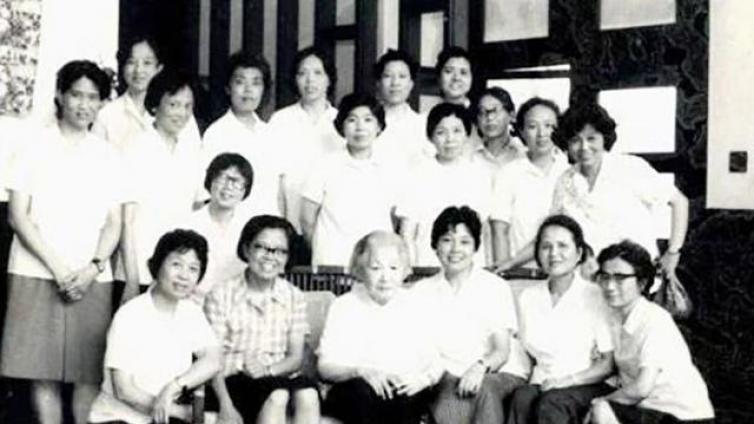 【最智慧家庭教育】论培养子女谁是最棒家长，强中自有强中手，最厉害的是一位女性