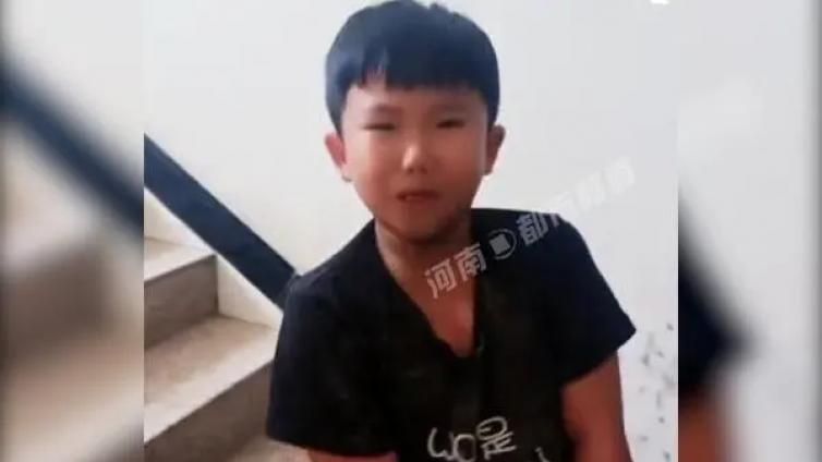 【最智慧家庭教育】孙子不做作业奶奶让他搬砖 