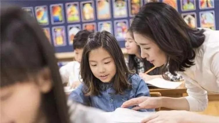 【最智慧家庭教育】当给娃报兴趣班都变成了竞争，妈妈们的焦虑该何去何从？ 
